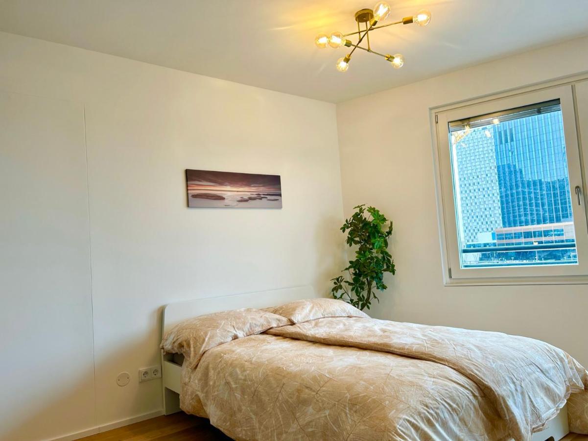 Riverfront With Balcony And Ac Apartment Wien