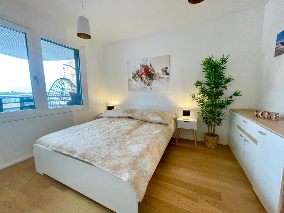Apartment Riverfront With Balcony And Ac Wien
